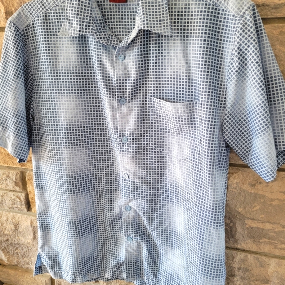 Mens Nevada buttoned down medium blue shirt